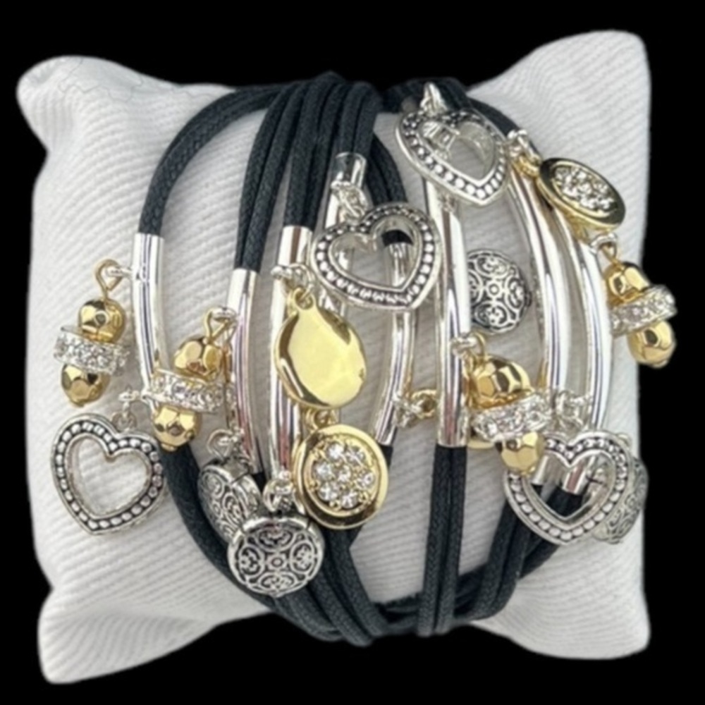 BEE - ‘Hearts & Bling’ bracelet. NWT
